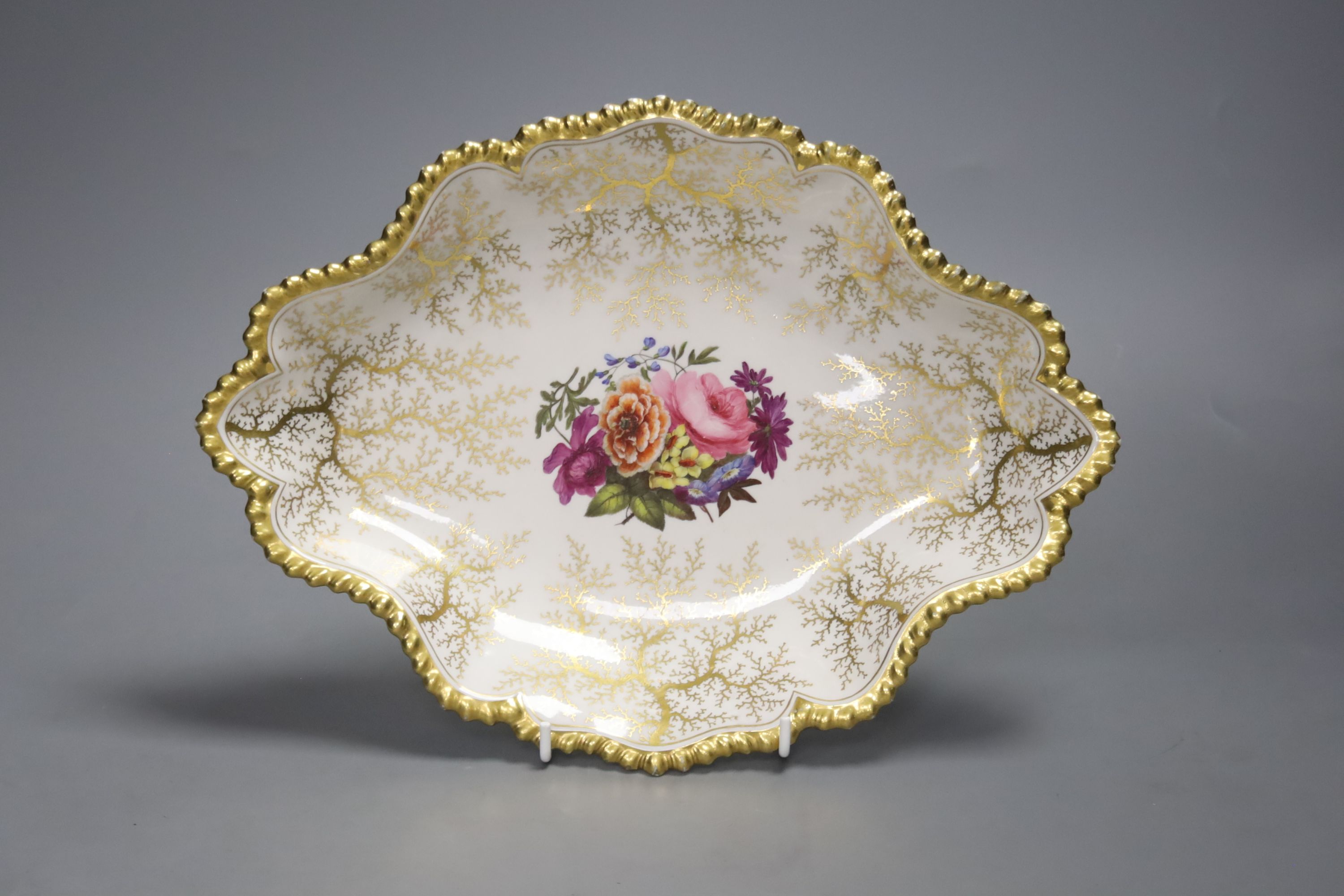 A Flight Barr and Barr oval dish, in the manner of Samuel Astle, c.1820, length 30cm